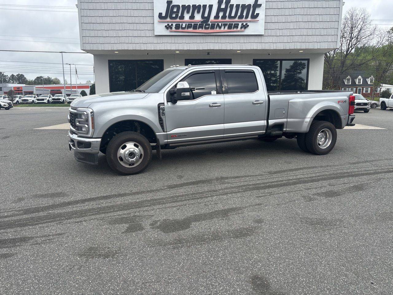 2024 Ford Super Duty F-350 LARIAT — Pickup Truck — 8,081 mi — Lexington, NC