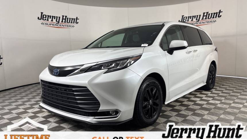2022 Toyota Sienna XLE — Minivan — 52,790 mi — Lexington, NC