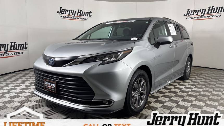 2023 Toyota Sienna XLE — Minivan — 65,380 mi — Lexington, NC