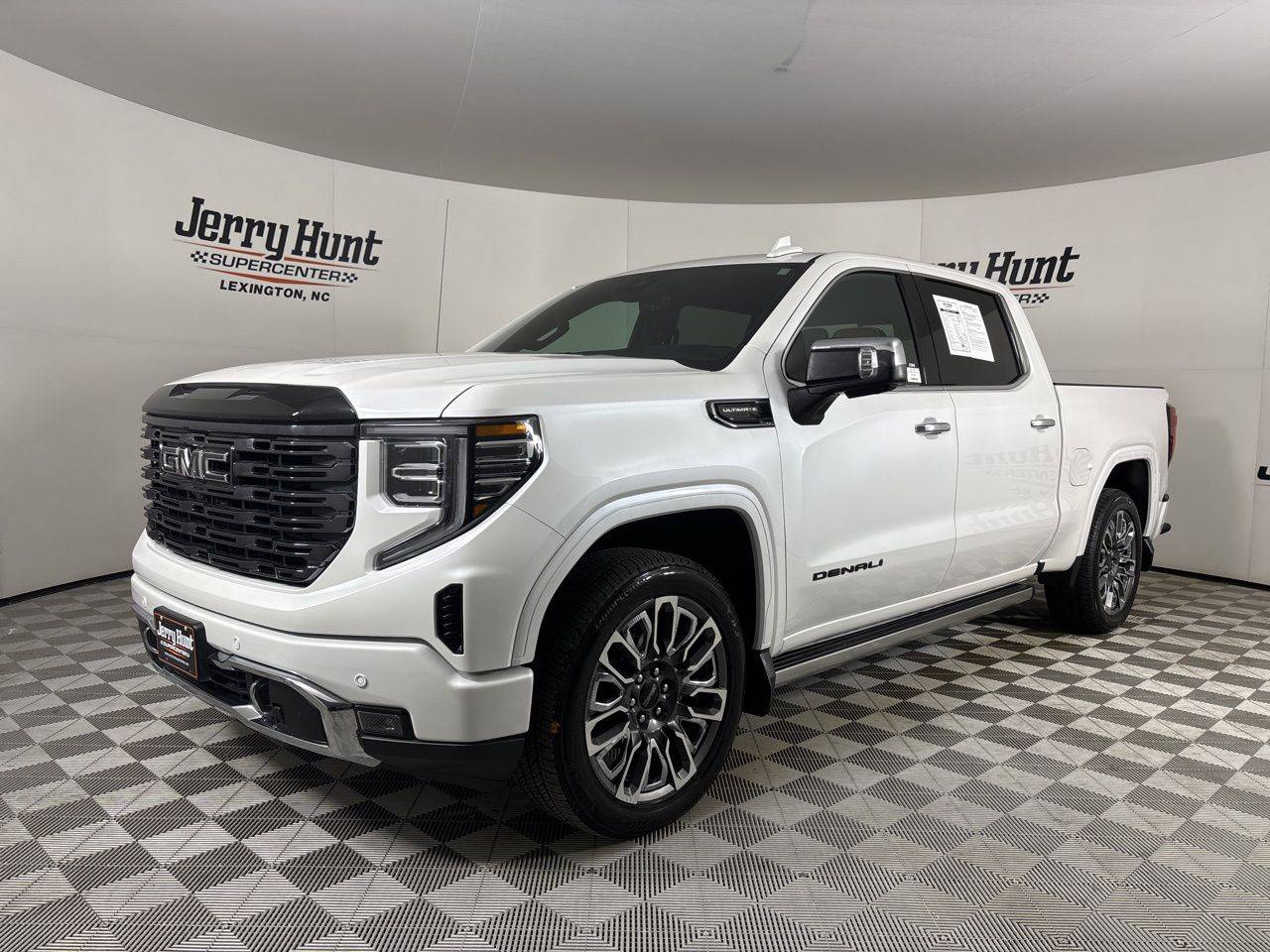 2025 GMC Sierra 1500 Denali Ultimate — Pickup Truck — 4,956 mi — Lexington, NC