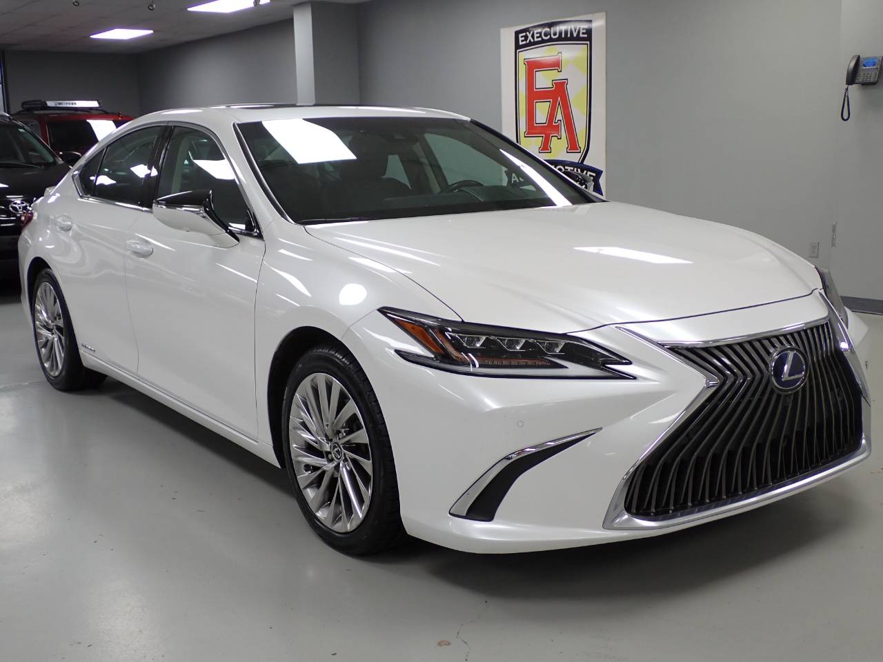 2021 Lexus ES ES 300h Luxury — Sedan — 46,544 mi — Lee's Summit, MO