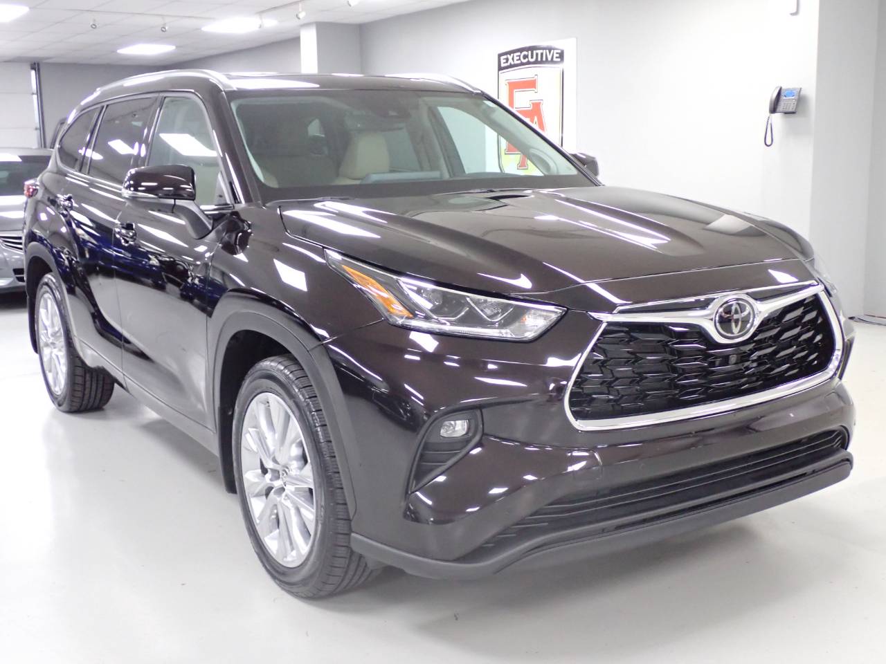 2022 Toyota Highlander Limited — SUV — 22,971 mi — Lee's Summit, MO