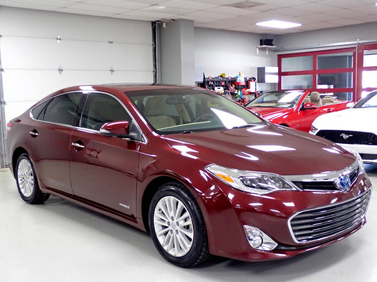 2015 Toyota Avalon Hybrid Limited — Sedan — 45,000 mi — Lee's Summit, MO