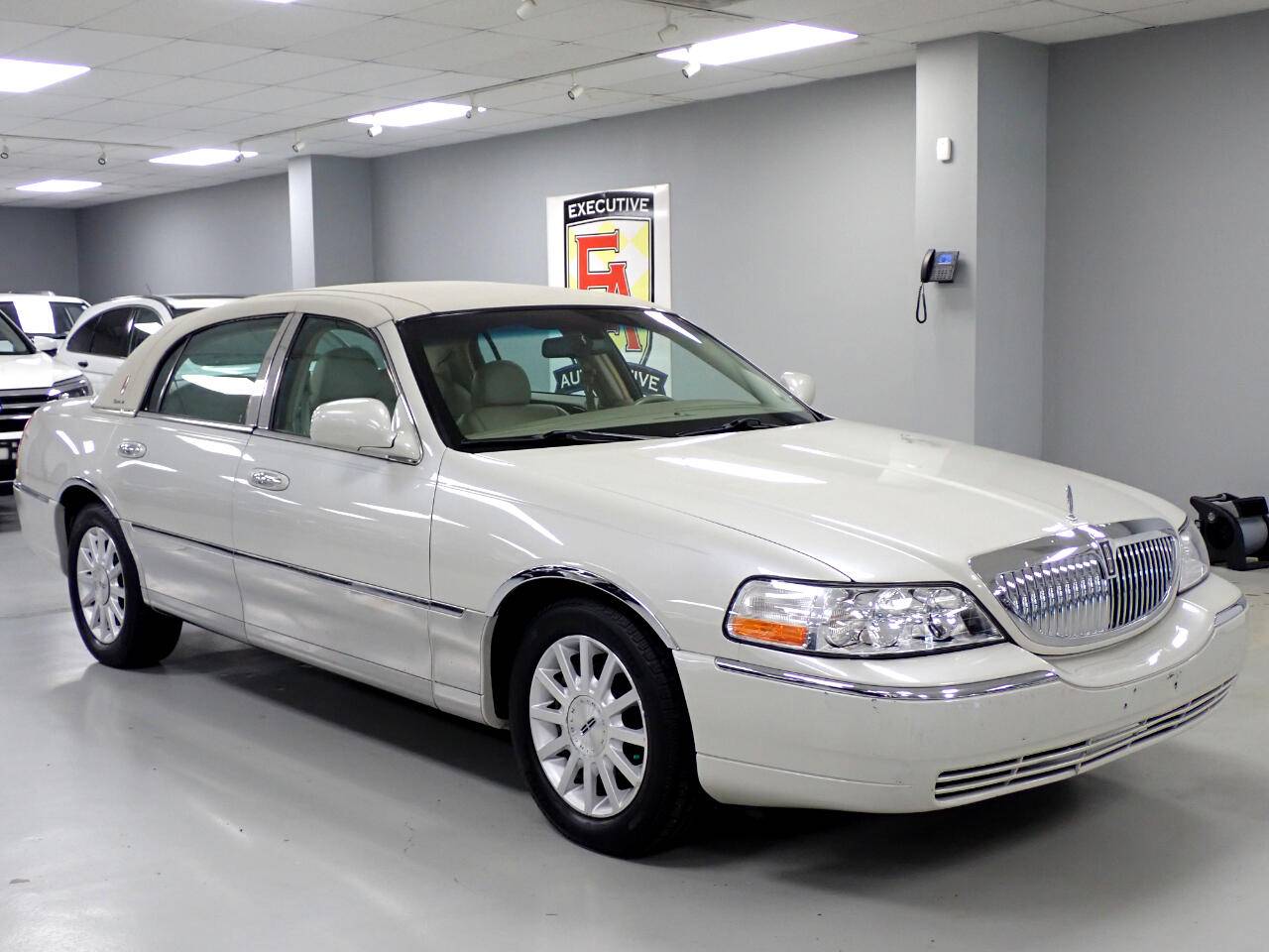 2006 Lincoln Town Car Signature — Sedan — 131,017 mi — Lee's Summit, MO