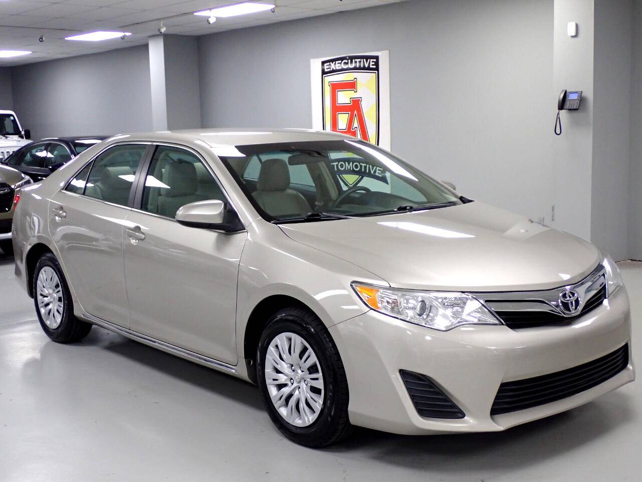 2014 Toyota Camry LE — Sedan — 61,472 mi — Lee's Summit, MO