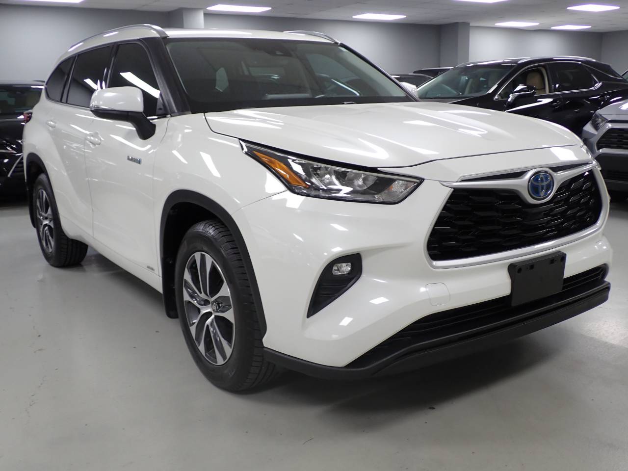 2020 Toyota Highlander Hybrid XLE — SUV — 129,663 mi — Lee's Summit, MO