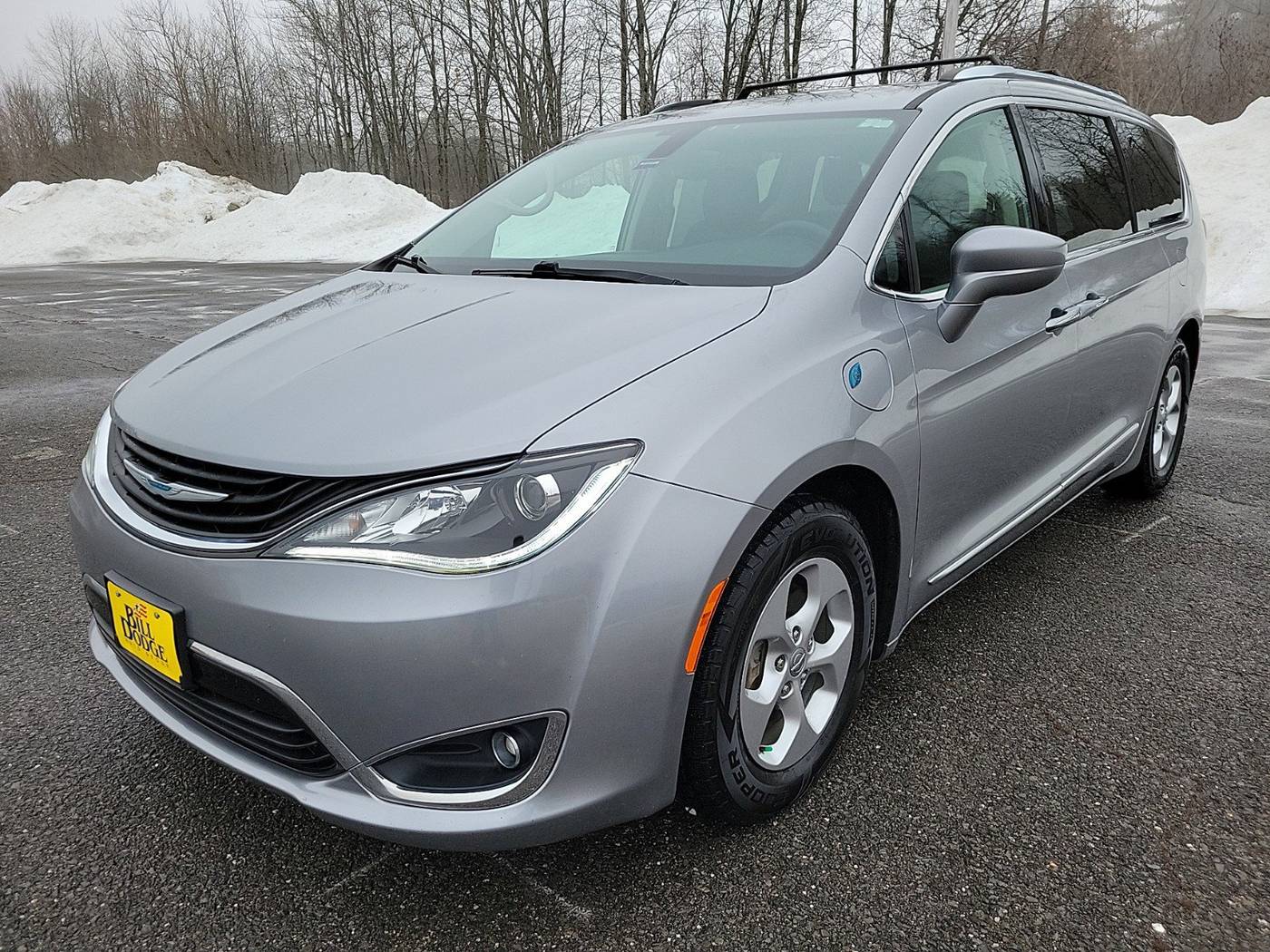2018 Chrysler Pacifica Hybrid Touring L — Minivan — 79,815 mi — Westbrook, ME