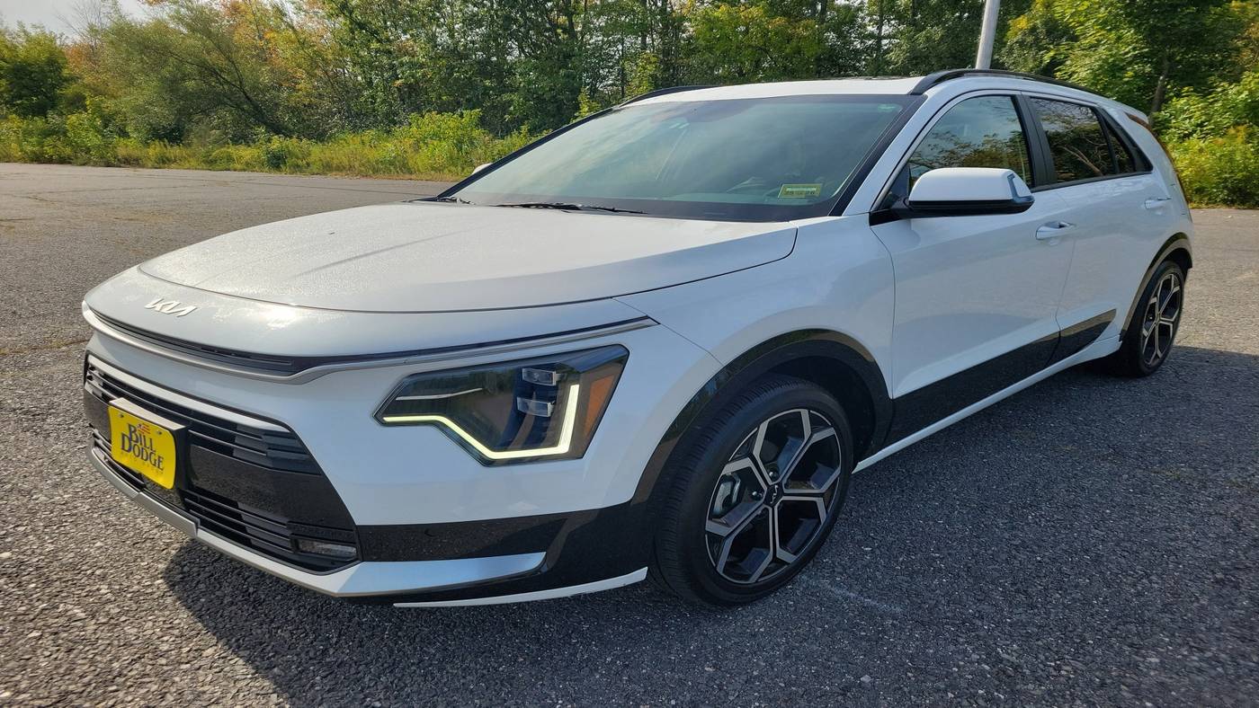 2023 Kia Niro Hybrid SX Touring — SUV — 17,624 mi — Westbrook, ME