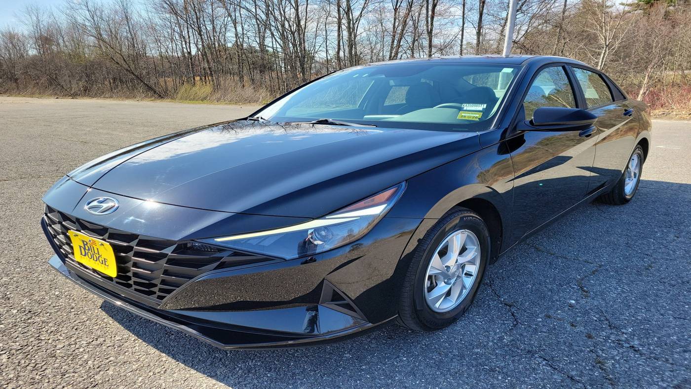 2022 Hyundai Elantra SE — Sedan — 17,936 mi — Westbrook, ME