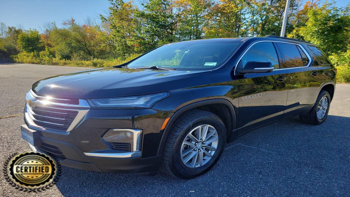 2023 Chevrolet Traverse LT Cloth — SUV — 35,612 mi — Westbrook, ME