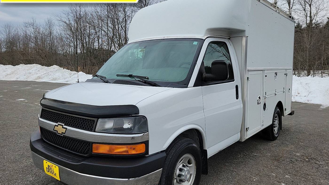 2017 Chevrolet Express Commercial Cutaway 3500 — Chassis Cab Truck — 158,324 mi — Westbrook, ME
