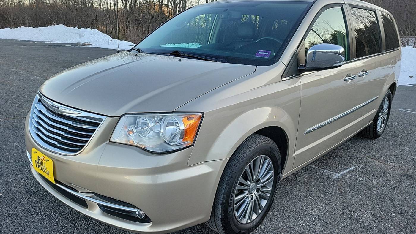 2014 Chrysler Town & Country Touring-L — Minivan — 114,045 mi — Westbrook, ME