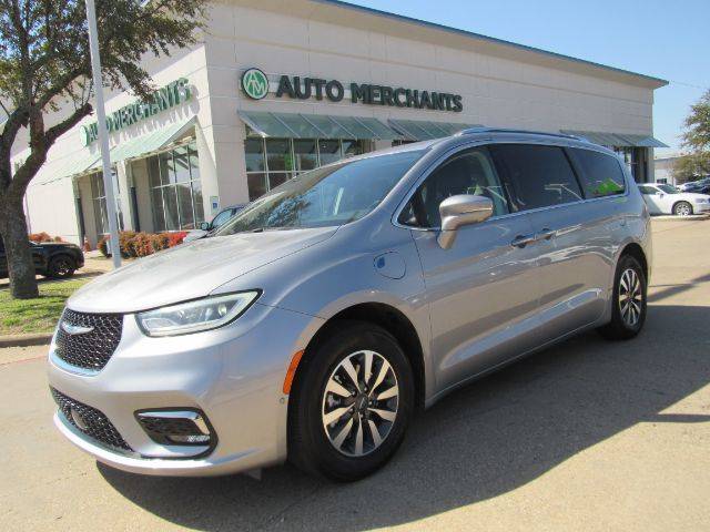2021 Chrysler Pacifica Hybrid Touring L — Minivan — 30,234 mi — Plano, TX