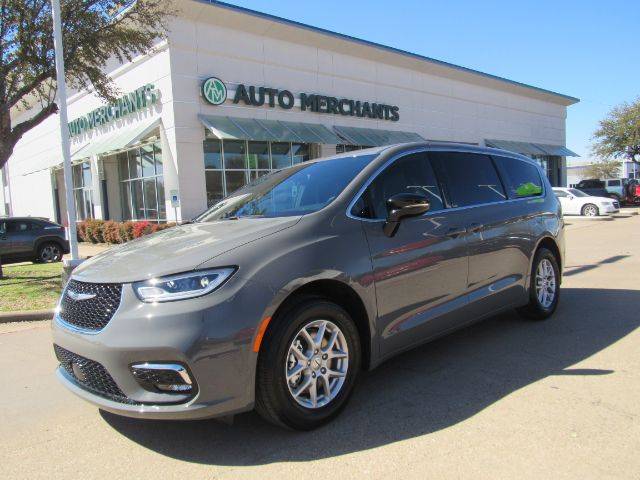 2025 Chrysler Pacifica Select — Minivan — 1,245 mi — Plano, TX