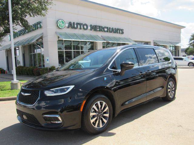 2023 Chrysler Pacifica Hybrid Touring L — Minivan — 61,166 mi — Plano, TX