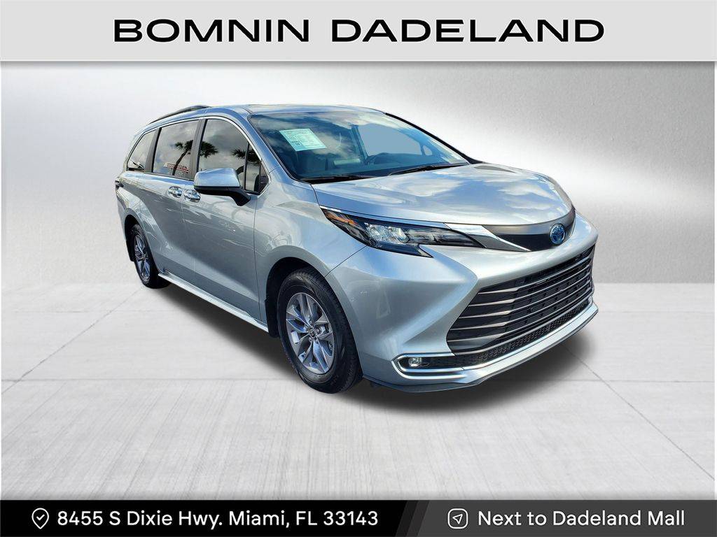 2024 Toyota Sienna XLE — Minivan — 9,082 mi — Miami, FL