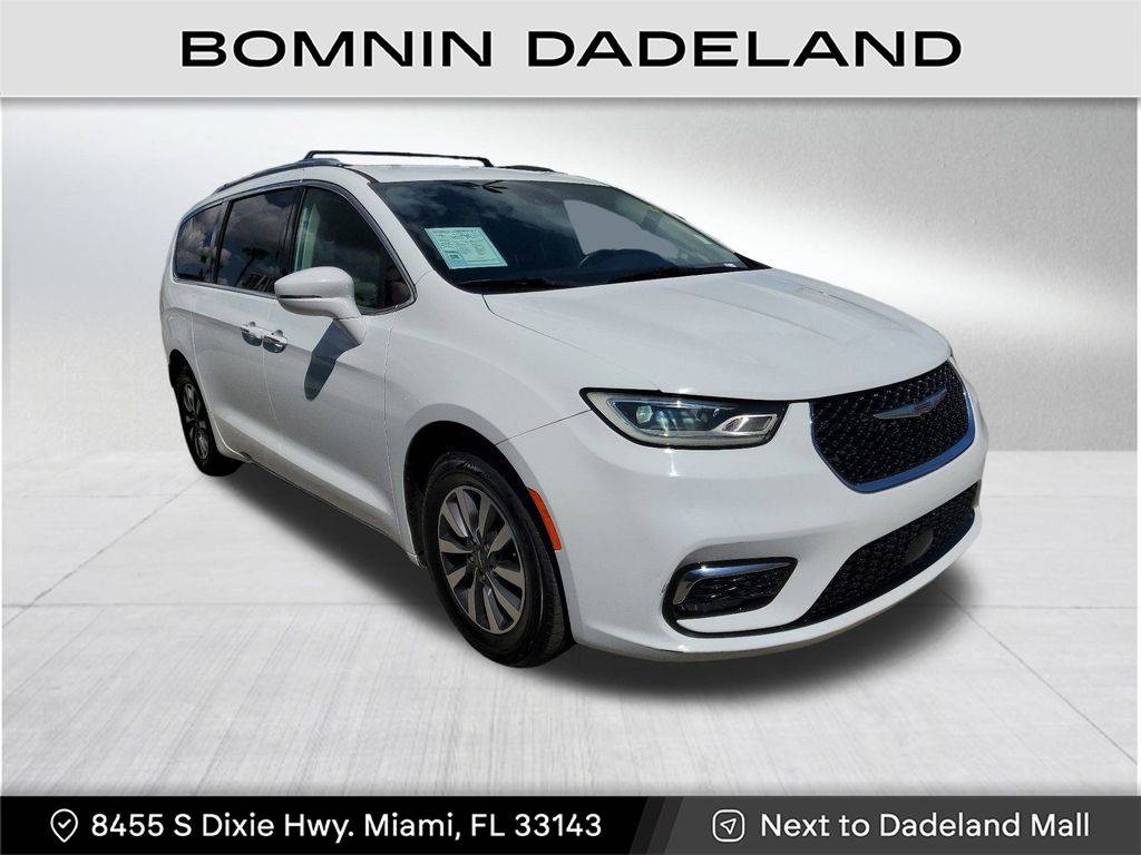2021 Chrysler Pacifica Touring L — Minivan — 97,394 mi — Miami, FL