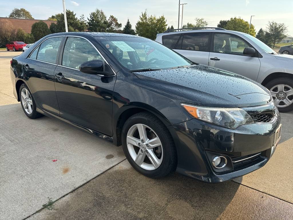 2013 Toyota Camry SE — Sedan — 104,401 mi — Crystal Lake, IL