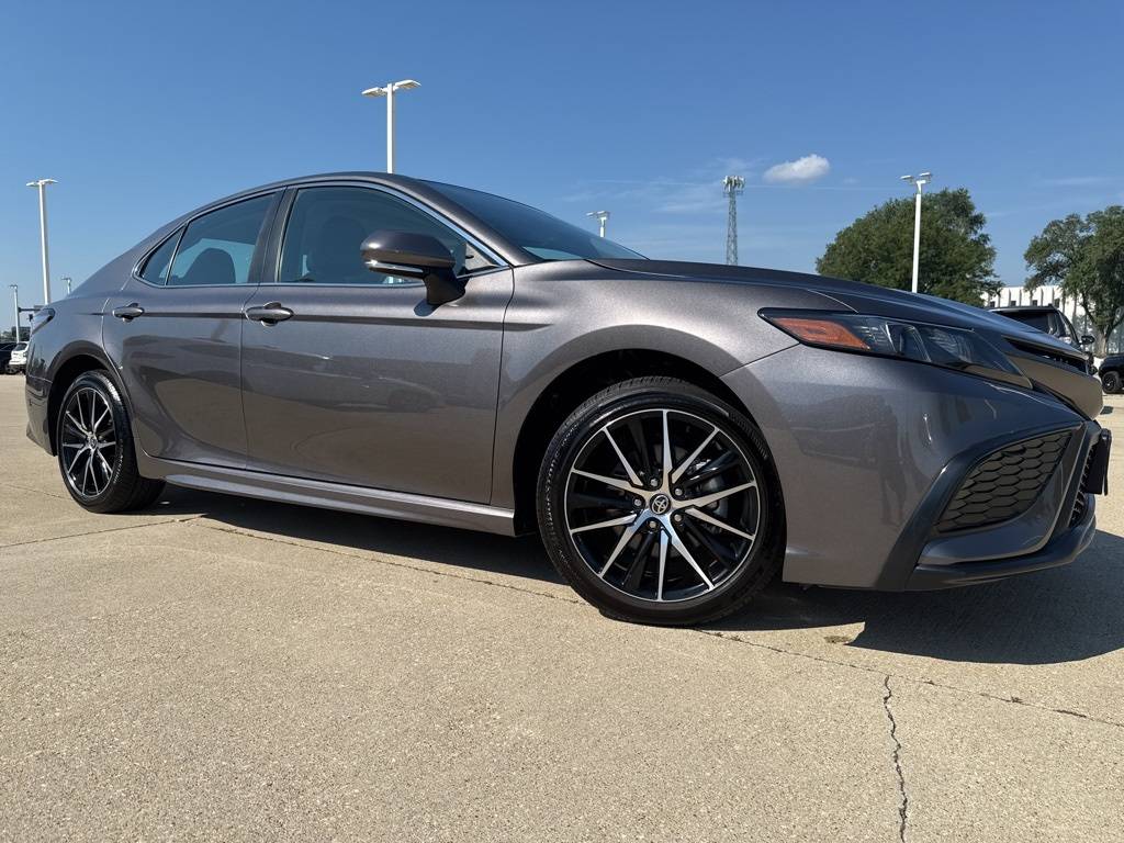 2024 Toyota Camry SE — Sedan — 5,400 mi — Crystal Lake, IL