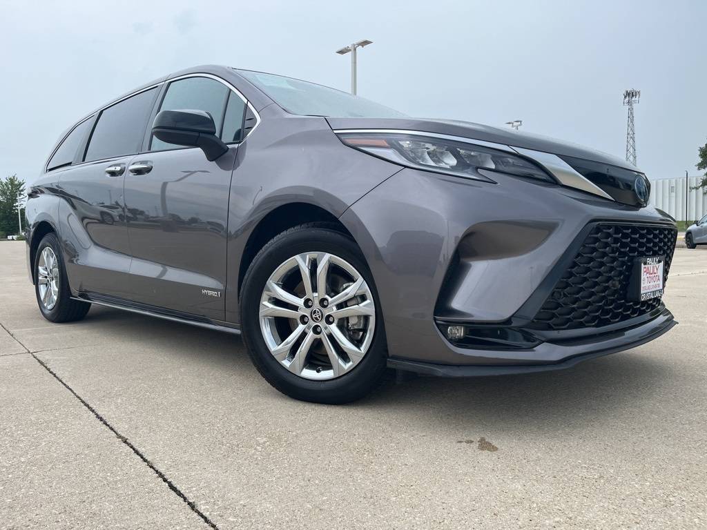 2021 Toyota Sienna XSE — Minivan — 59,562 mi — Crystal Lake, IL