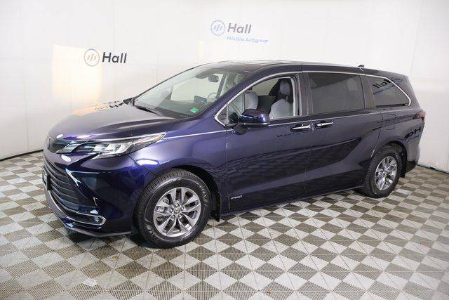 2021 Toyota Sienna XLE — Minivan — 31,775 mi — Virginia Beach, VA