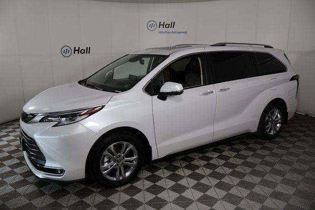 2023 Toyota Sienna Platinum — Minivan — 26,120 mi — Virginia Beach, VA