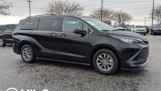 2023 Toyota Sienna XLE — Minivan — 43,296 mi — Virginia Beach, VA