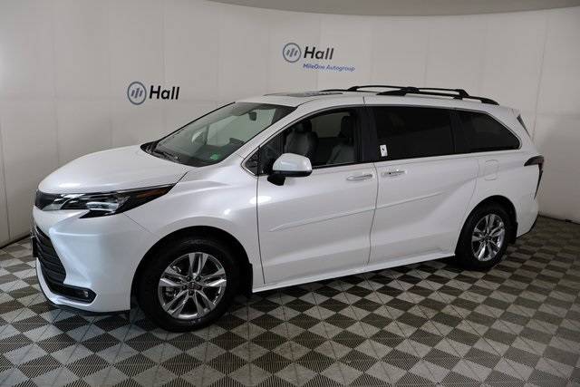 2025 Toyota Sienna XLE — Minivan — 2,609 mi — Virginia Beach, VA