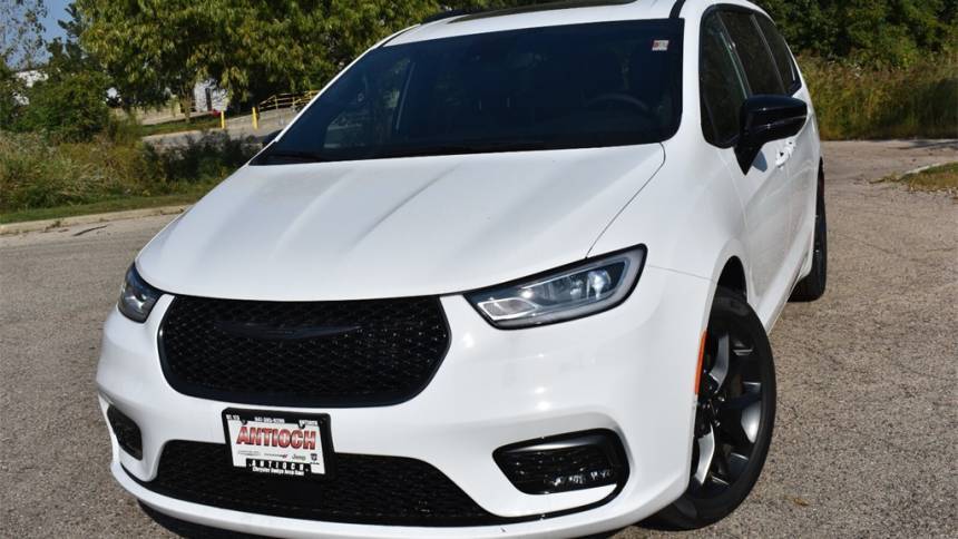 2024 Chrysler Pacifica Limited — Minivan — 2,432 mi — Antioch, IL
