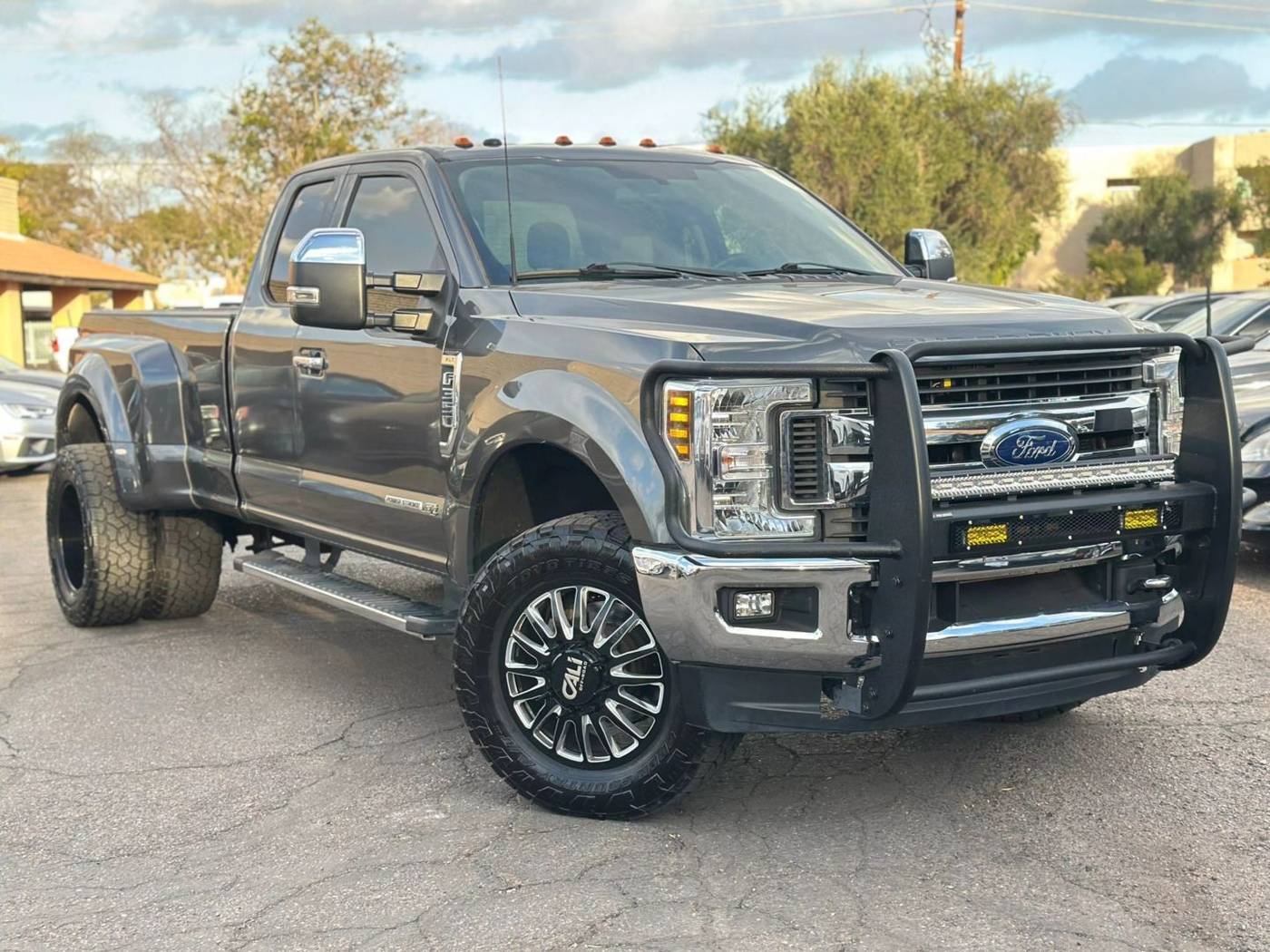 2019 Ford Super Duty F-350 XLT — Pickup Truck — 49,952 mi — Scottsdale, AZ