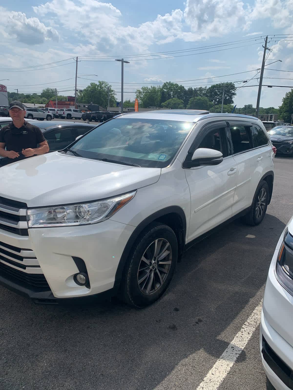 2019 Toyota Highlander XLE — SUV — 71,827 mi — Auburn, NY