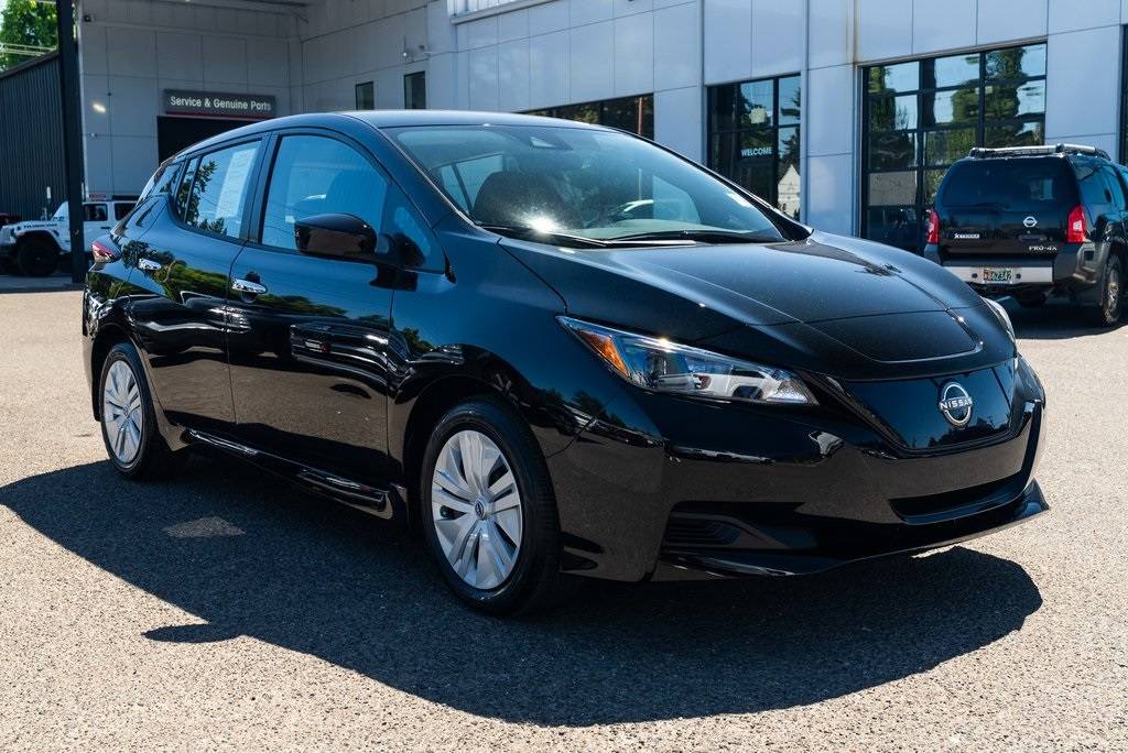 2025 Nissan LEAF S — Hatchback — 201 mi — Milwaukie, OR