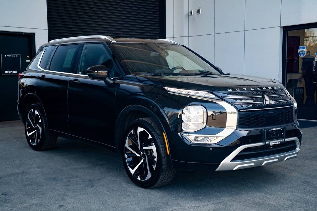 2023 Mitsubishi Outlander SEL 40th Anniversary — SUV — 18,539 mi — Milwaukie, OR