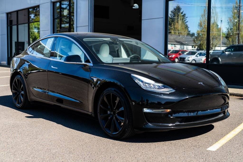 2018 Tesla Model 3 Long Range — Sedan — 26,965 mi — Milwaukie, OR