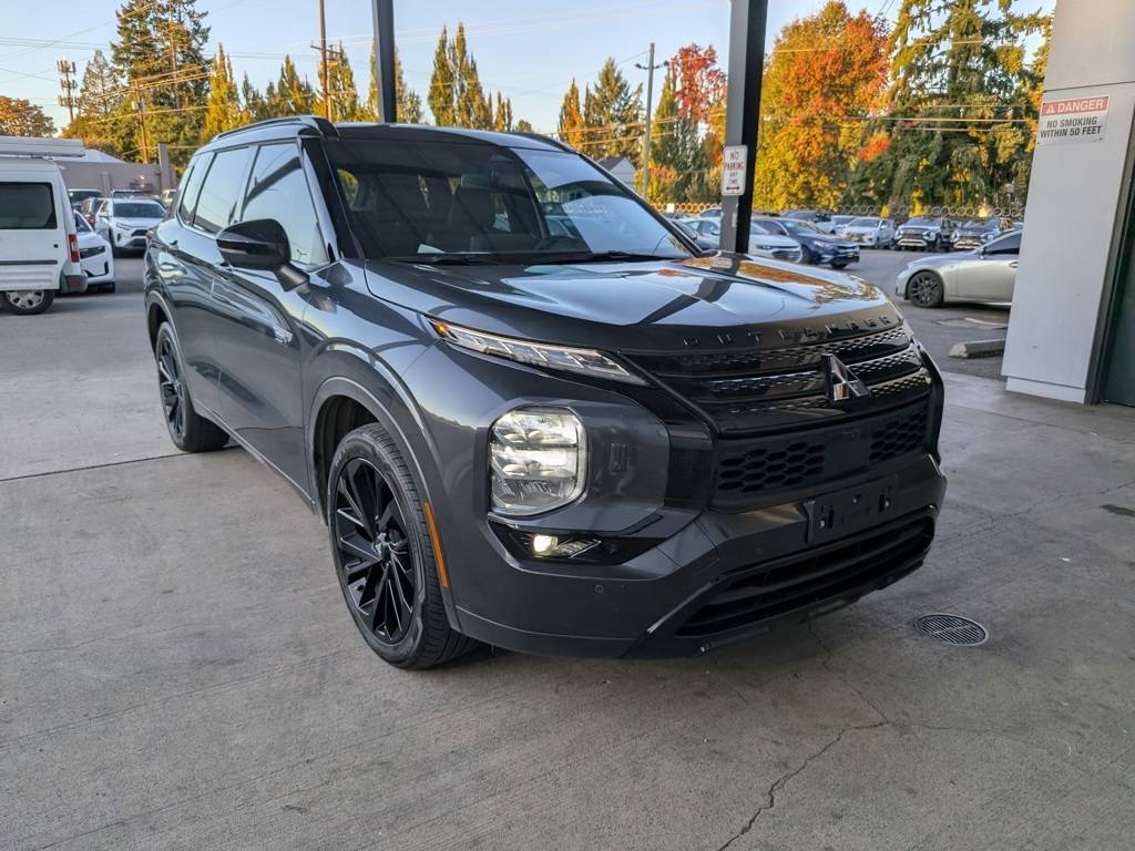 2025 Mitsubishi Outlander Plug-In Hybrid SEL Black Edition — SUV — 22,255 mi — Milwaukie, OR