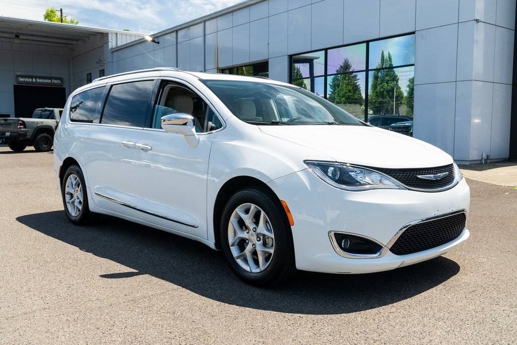 2020 Chrysler Pacifica Limited — Minivan — 55,158 mi — Milwaukie, OR