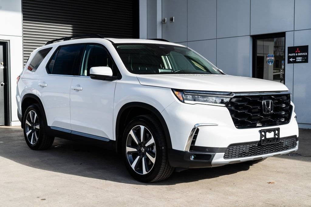 2024 Honda Pilot Touring — SUV — 2,518 mi — Milwaukie, OR