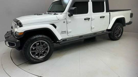 2020 Jeep Gladiator Overland — Pickup Truck — 83,684 mi — Naugatuck, CT