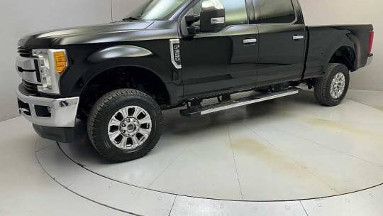 2017 Ford Super Duty F-350 XLT — Pickup Truck — 61,460 mi — Naugatuck, CT