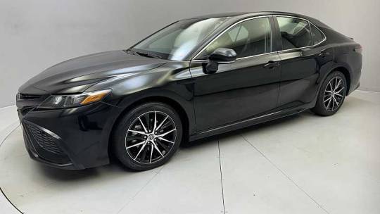 2022 Toyota Camry SE — Sedan — 67,658 mi — Naugatuck, CT