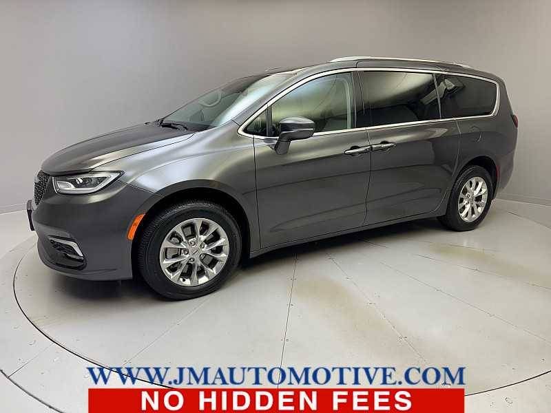 2021 Chrysler Pacifica Touring L — Minivan — 17,370 mi — Naugatuck, CT