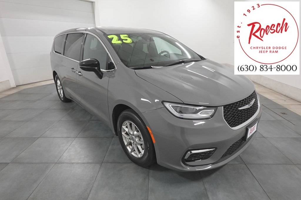 2025 Chrysler Pacifica Select — Minivan — 33,832 mi — Elmhurst, IL