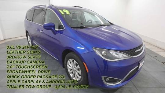 2019 Chrysler Pacifica Touring L — Minivan — 29,107 mi — Elmhurst, IL
