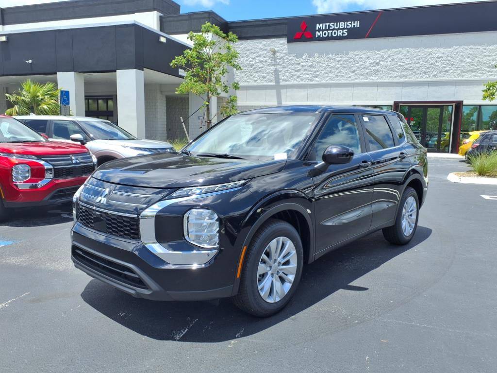 2025 Mitsubishi Outlander ES