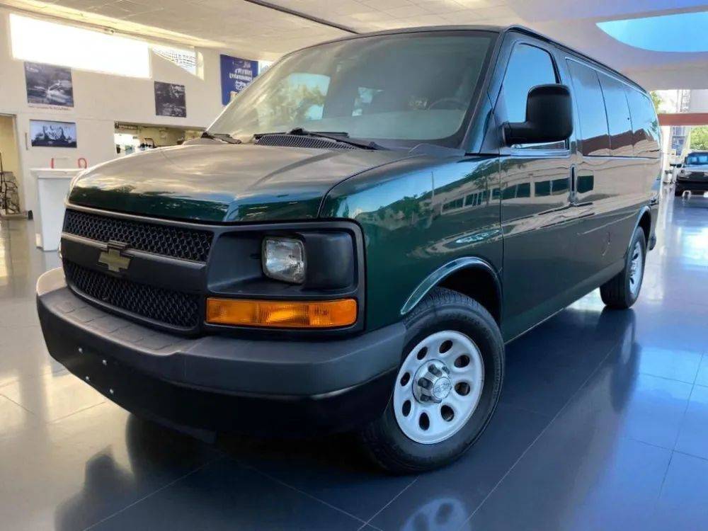 2014 Chevrolet Express Passenger LS — Passenger Van — 34,421 mi — Waipahu, HI