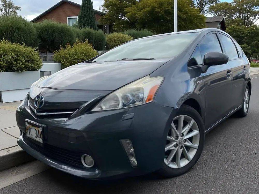 2012 Toyota Prius v Five — Wagon — 98,192 mi — Waipahu, HI