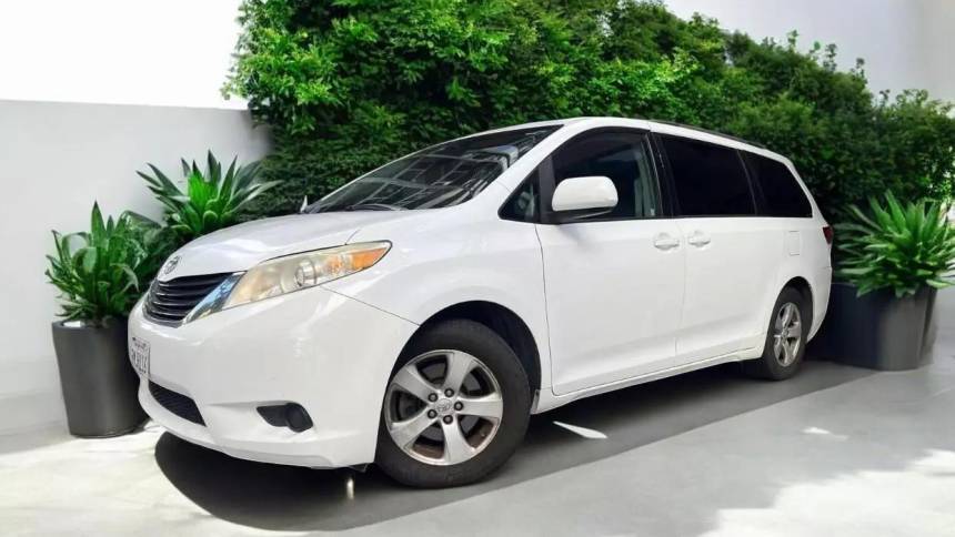 2013 Toyota Sienna LE — Minivan — 152,138 mi — Waipahu, HI