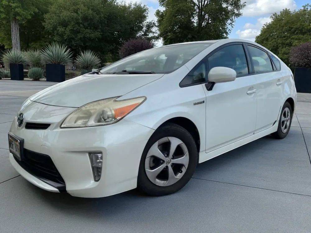 2014 Toyota Prius Two — Sedan — 132,142 mi — Waipahu, HI