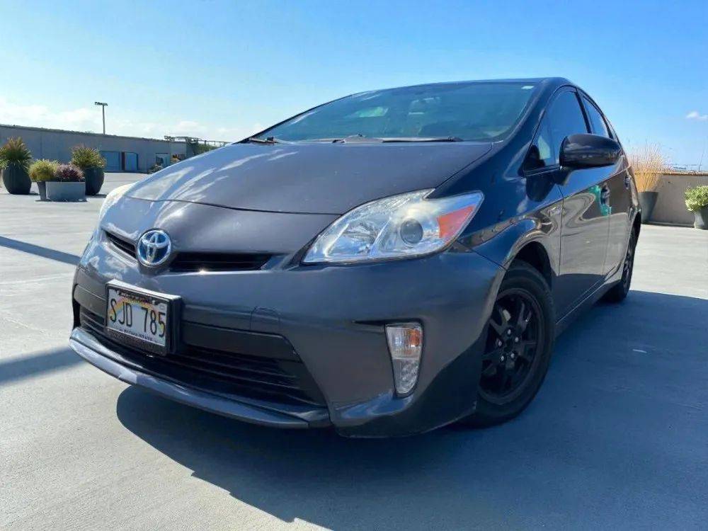 2014 Toyota Prius Two — Sedan — 129,896 mi — Waipahu, HI