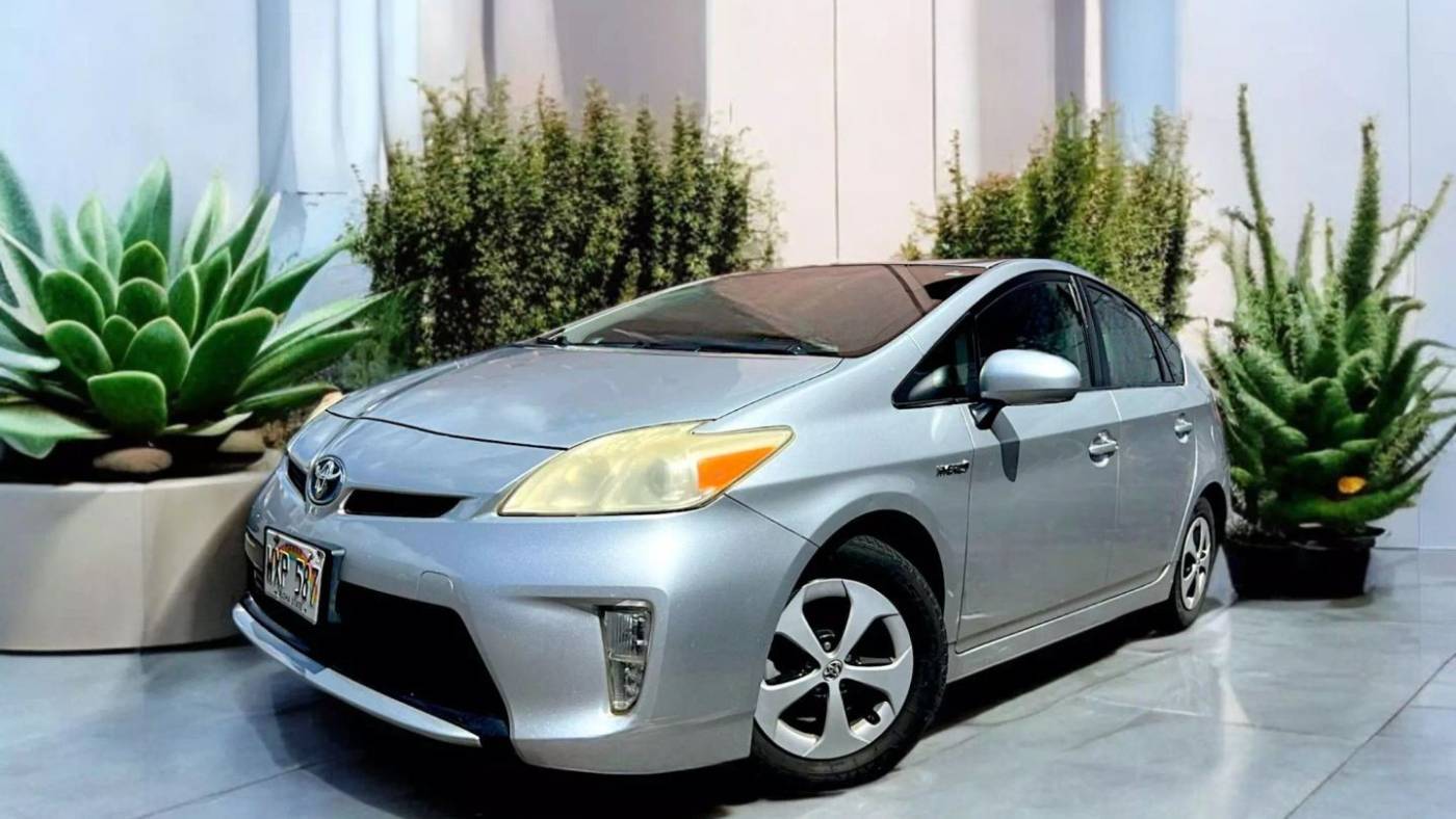 2014 Toyota Prius Two — Sedan — 141,900 mi — Waipahu, HI